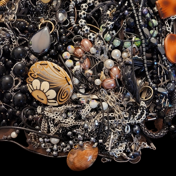 2+lbs Mixed Jewelry Lot Vntg & Modern Broken Craft Repair Mixed Costume Fun - Picture 6 of 6